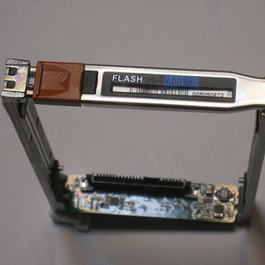 Dell EMC VNX 2.5 캐디 Tray Caddy 스토리지 Storage 인터포저 Interposer