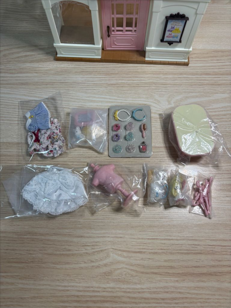 실바니안패밀리 올드 옷가게--2