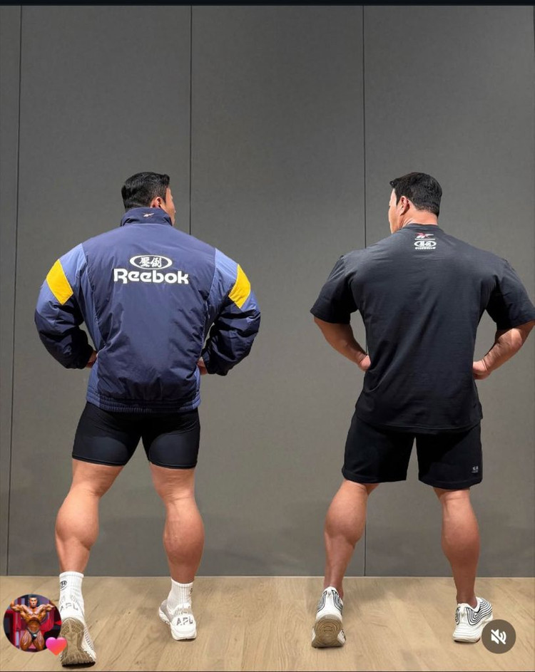 압도 리복 콜라보 올라운더 반팔(m, l) 원가 판매!--1