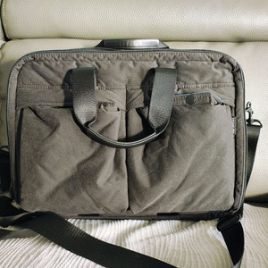 마지언타이틀 서류가방