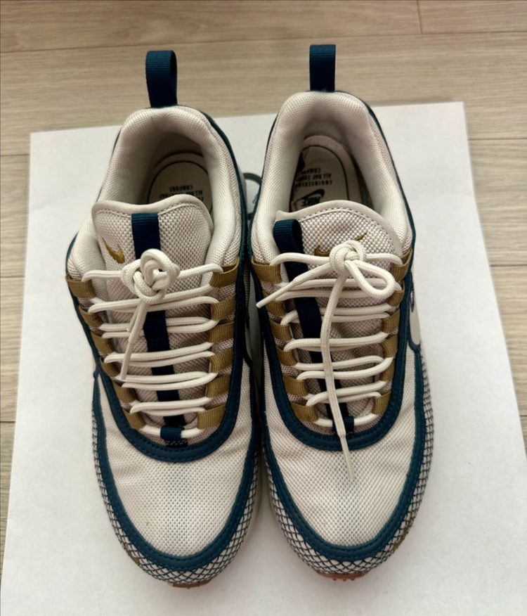 나이키 줌스피리돈 이미지