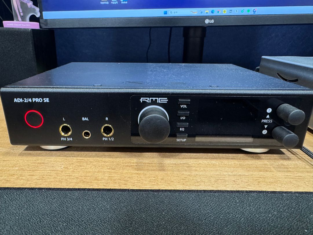 RME ADI-2/4 Pro SE 컨버터 판매합니다.--0
