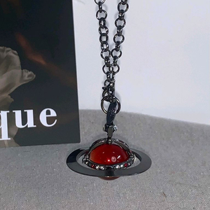 비비안 웨스트우드 orb 목걸이 이미지