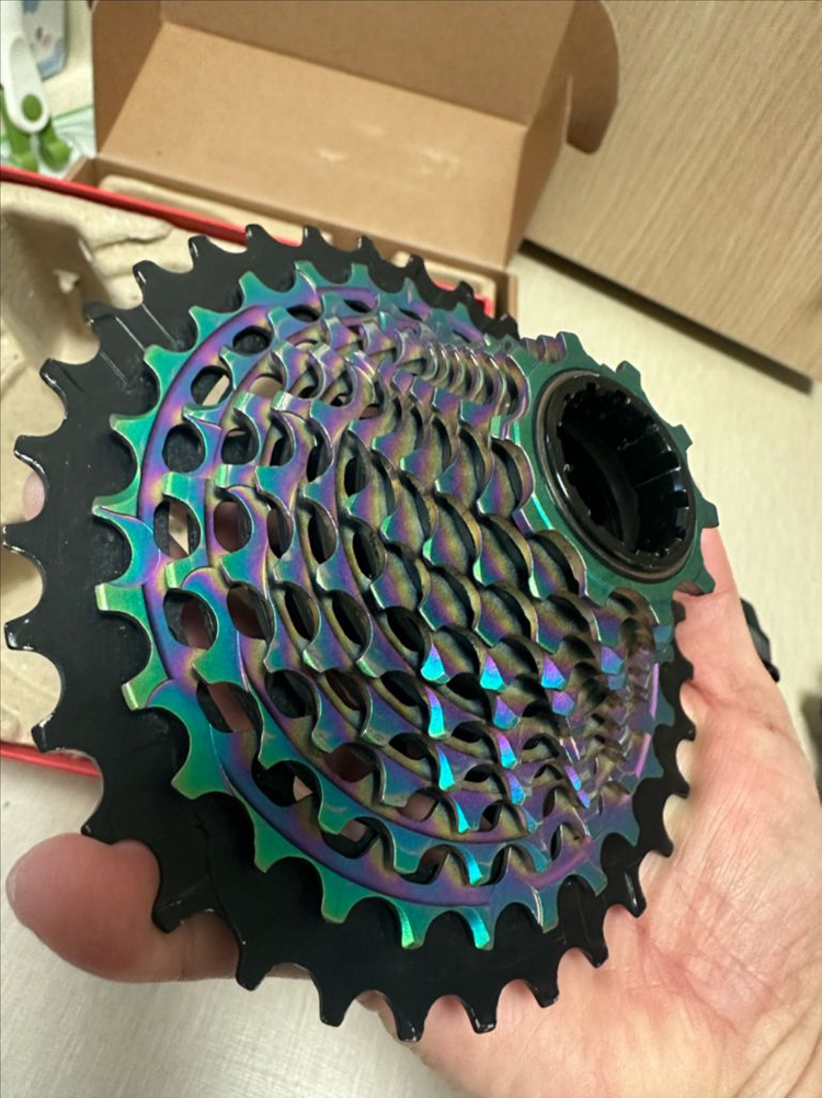 스램 레드e1 스프라켓 10-33 레인보우--3