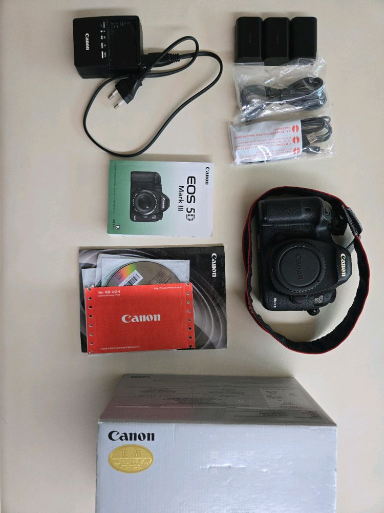 캐논 오두막 신계륵 세로그립 일괄 판매 (5D mark2, 24-70mm f/2.8L II USM, BG-E11)--3