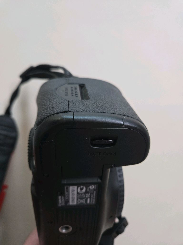 캐논 오두막 신계륵 세로그립 일괄 판매 (5D mark2, 24-70mm f/2.8L II USM, BG-E11)--7