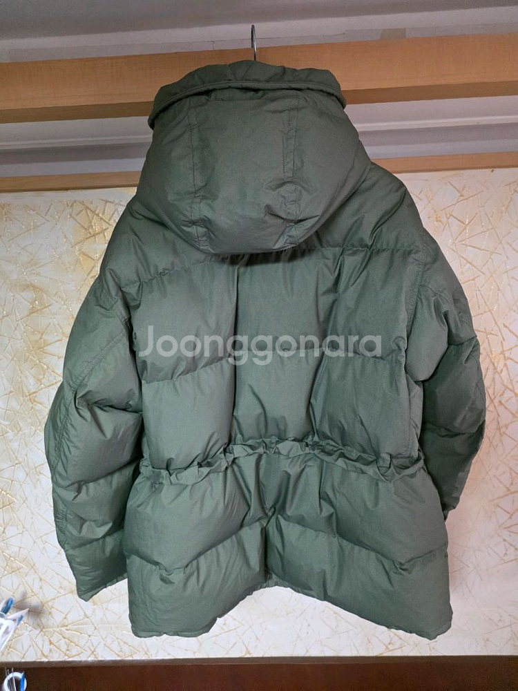 루트파인더 한라산 구스다운 패딩 그린 M 사이즈 100-105목 뒷쪽 약간의 변색 있습니다.상태는 좋은편입니다.안전--1