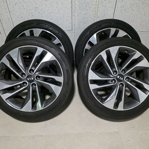 더 뉴 카렌스 18인치 휠•타이어(TPMS 포함)팝니다. 현대•기아 순정휠 이미지