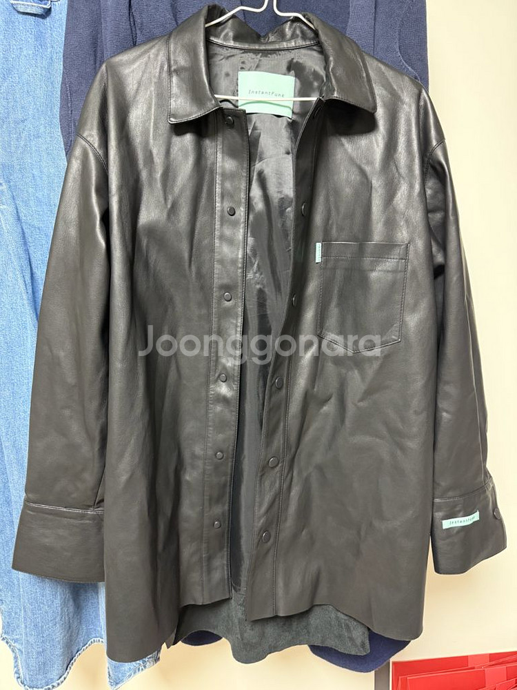 인스턴트펑크 오버사이즈 폭스 레더 셔츠 Oversize faux-leather shirt--4