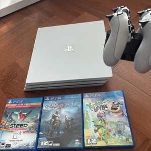 PS4 Pro 1TB + 게임 3종 세트 이미지