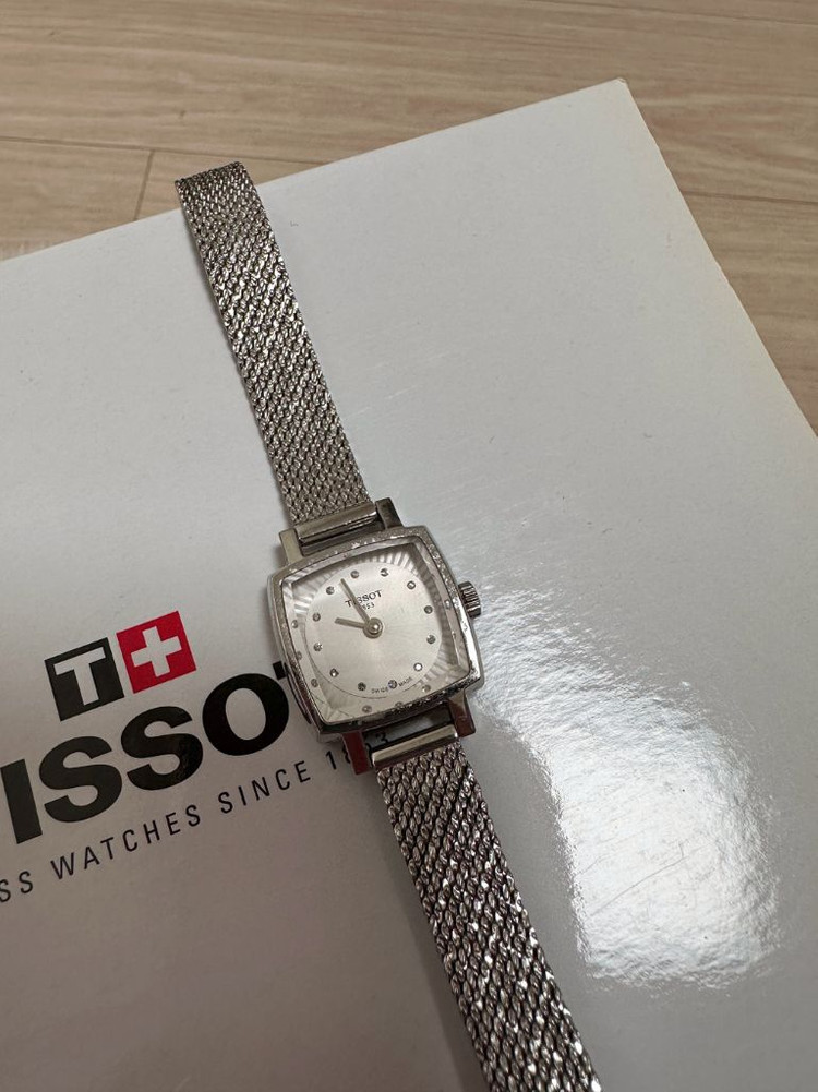 [풀구성]티쏘 다이아몬드 러블리 스퀘어 여성 손목시계 메탈실버--7