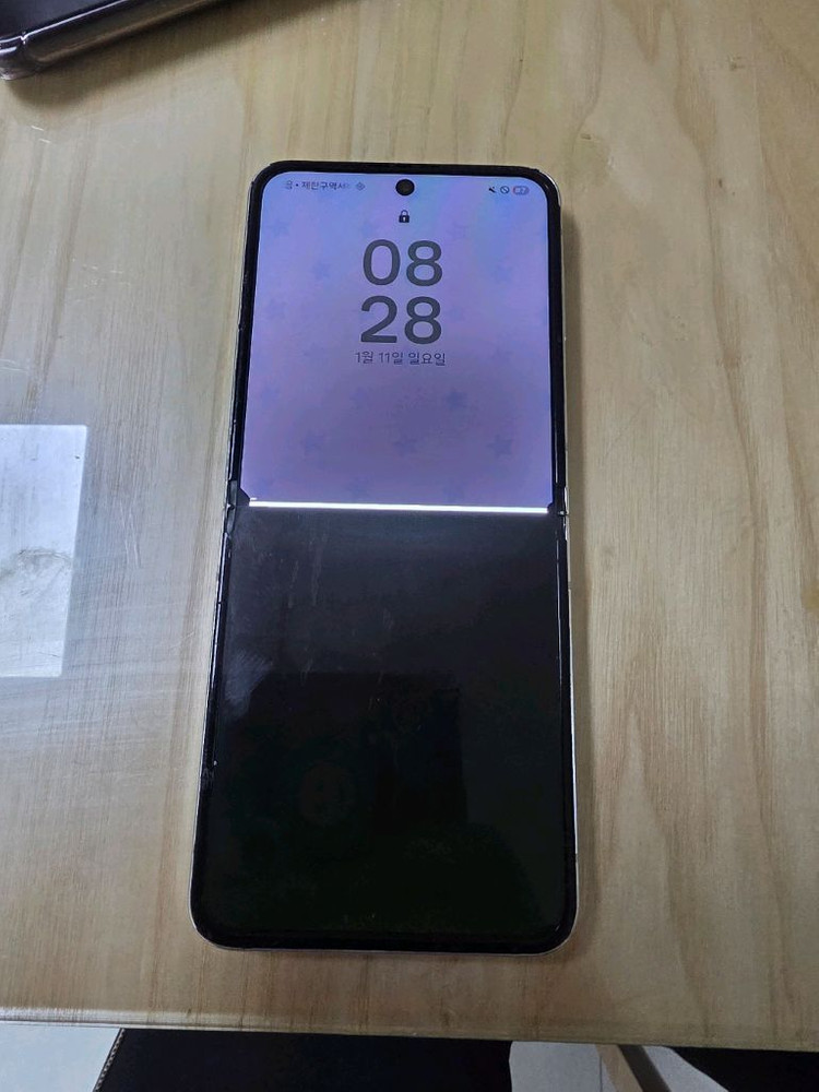 #갤럭시Z플립5 #플립5 #커버화면S급 #터치정상 #부품용 #장난감 #전투용1. 기본정보모델명 삼성 갤럭시 Z 플립 이미지