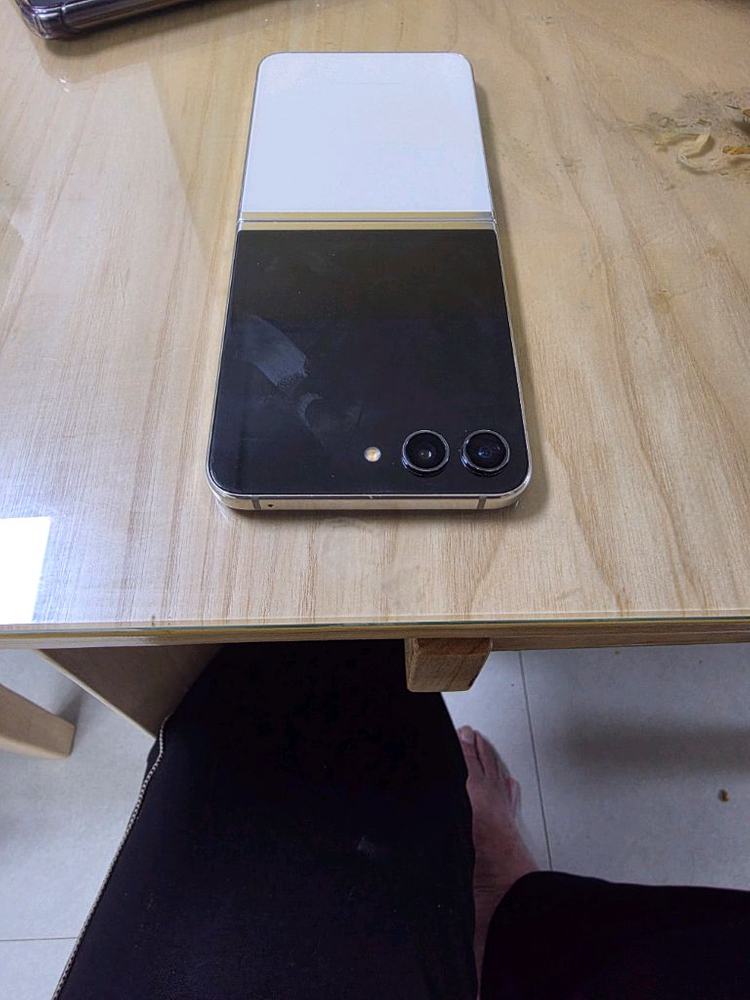 #갤럭시Z플립5 #플립5 #커버화면S급 #터치정상 #부품용 #장난감 #전투용1. 기본정보모델명 삼성 갤럭시 Z 플립 이미지