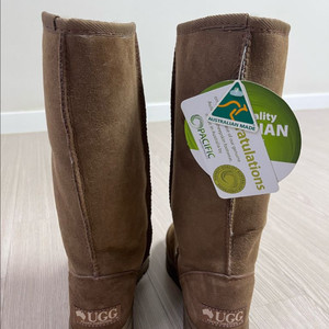 UGG 롱어그 ( 사이즈 230)브라운