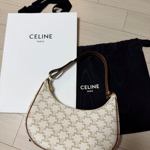 셀린느 트리옹프 아바백