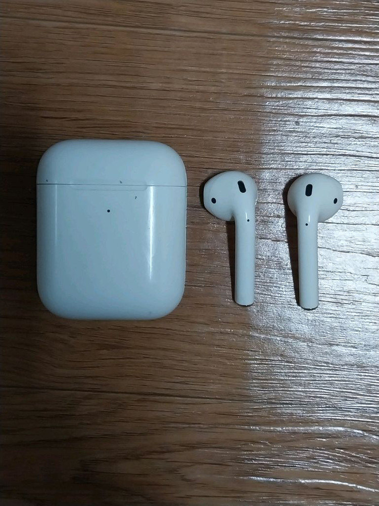 에어팟 2세대--1
