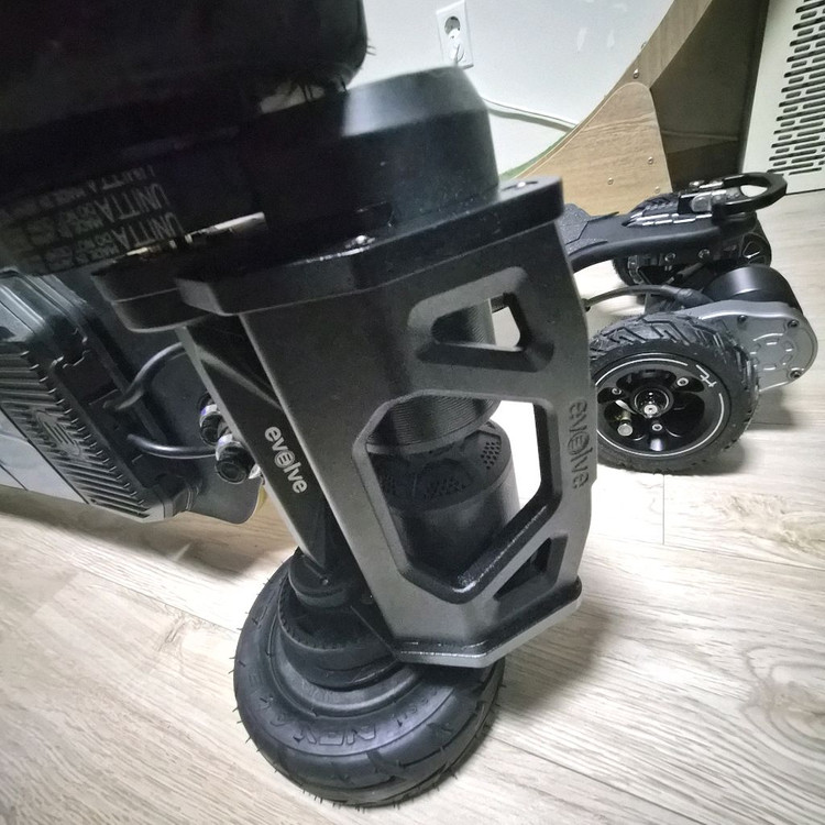 이볼브 디아블로 뱀부 전동스케이트보드--5