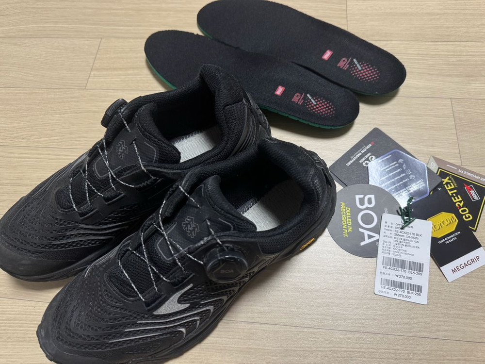 코오롱스포츠 아웃도어 워킹화 등산화 트레킹화(고어텍스, 비브람 메가그립)--3