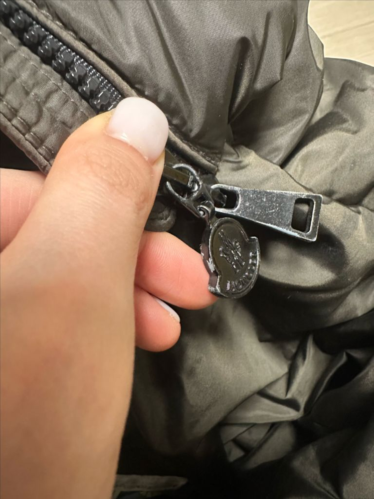 [가격내림] 몽클레어 클로에 카키 0사이즈 백화점 정품! 이미지