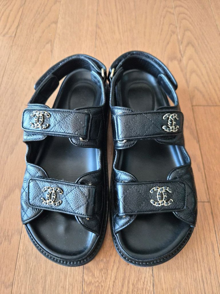 (정품) 샤넬 벨크로 샌들 캐비어 38 (명품 여자 신발 슬리퍼 뮬 스니커즈)--1