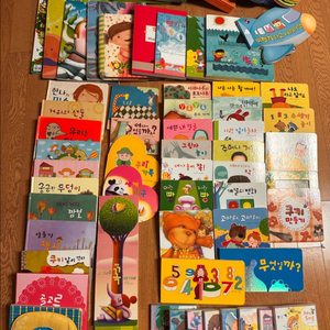 아가월드 MIT 1.0, 2.0(큐리오시티), 5.0, 통합 책, 노래CD