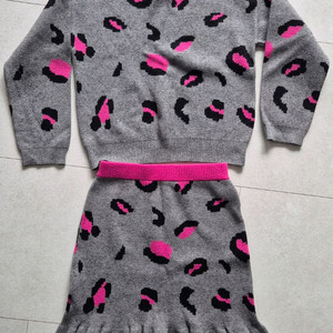 여아 의류 140 일괄(투피스세트,치마등등)