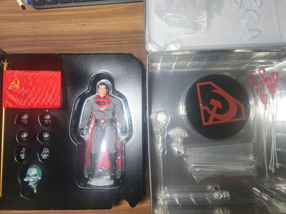 메즈코 슈퍼맨 레드선 PX 팝니다. 1/12액션피규어--1