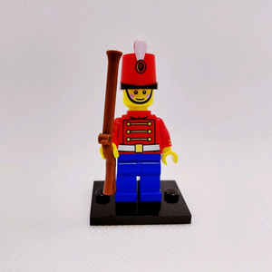 레고 미니피규어 5005233 영국 근위병 (한정판) 이미지