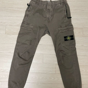 [ 30 ] 24fw 스톤아일랜드 와펜패치 카고팬츠 밴딩 머드