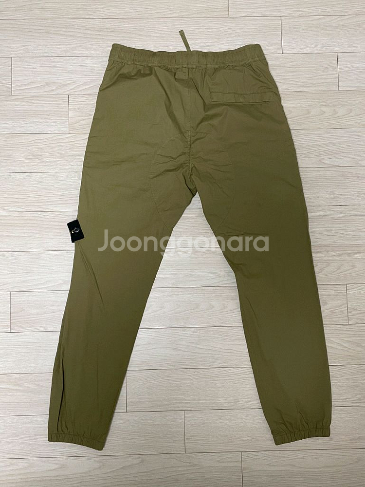 [ 30 ] 23ss 스톤아일랜드 와펜패치 트랙팬츠 밴딩 다크 베이지--1