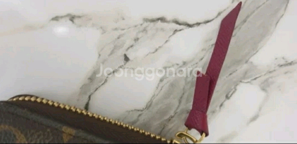 루이비통 장지갑--1