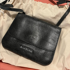 아크네스튜디오 크로스백