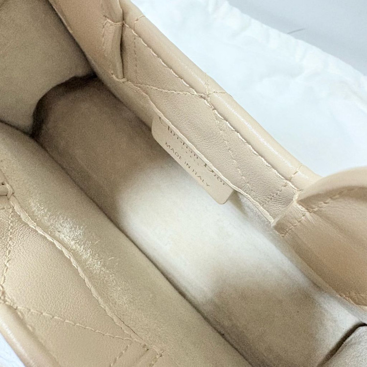 디올 북토트백 미니 레더 파우더베이지 풀구성 팝니다.--8