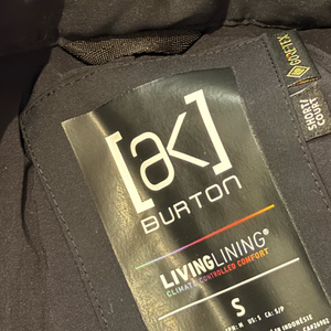 버튼 ak 써밋 고어텍스 2L short S사이즈