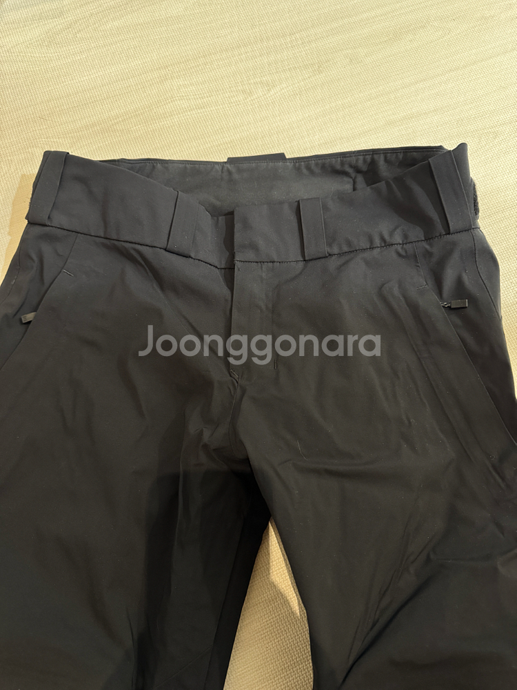 버튼 ak 써밋 고어텍스 2L short S사이즈--3