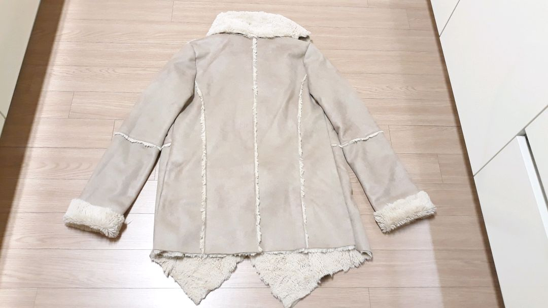 (새상품) 무스탕 베이지 에코밍크 오픈 자켓 반코트 (M) 이미지