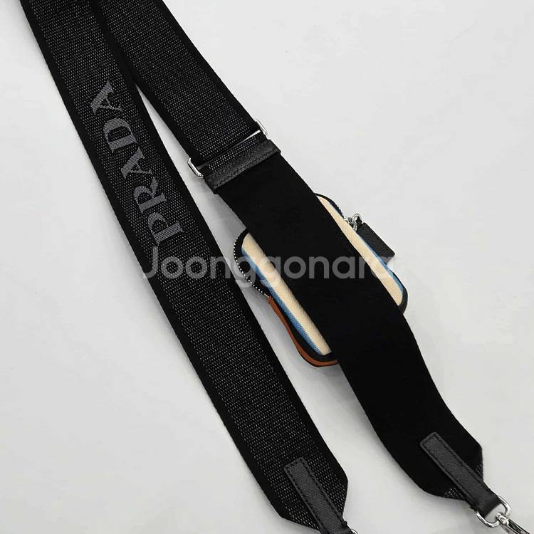 [미사용/새상품]프라다 블랙 삼각로고 메신저백 크로스백--7