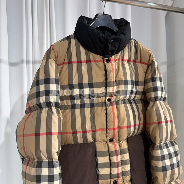 [XL사이즈]버버리 체크 퍼퍼 자켓 아카이브 베이지--1