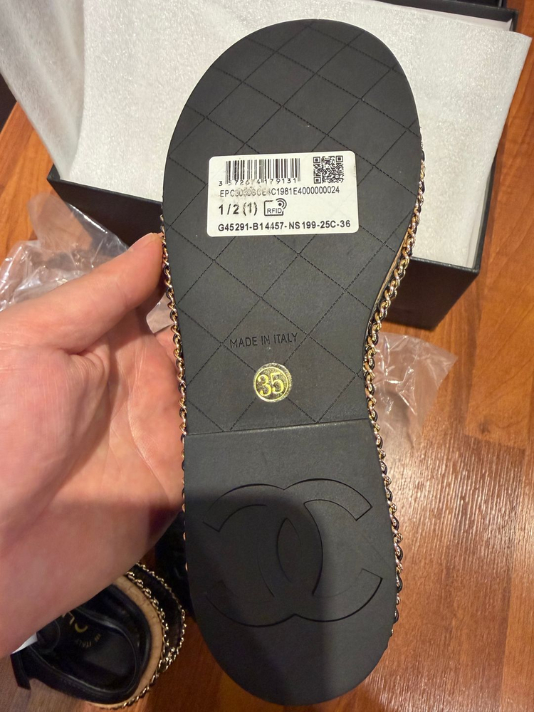 [샤;넬] 새상품 / 여성 샌들 / 225 사이즈 (풀박스)--2