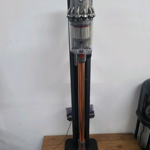 다이슨 무선청소기 V10(거의 A급,삼성배터리교체>1시간14분작동,덴켄거치대,전체해체,Cleaning완)