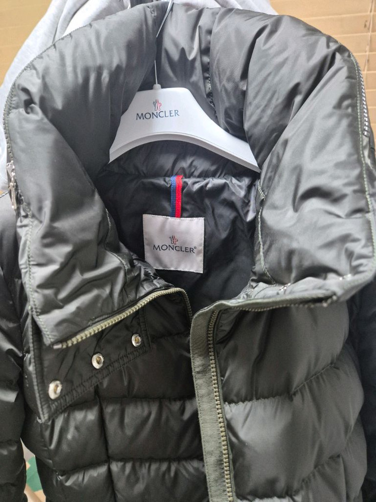 몽클레어 여성 패딩점퍼 leanf 새상품--1