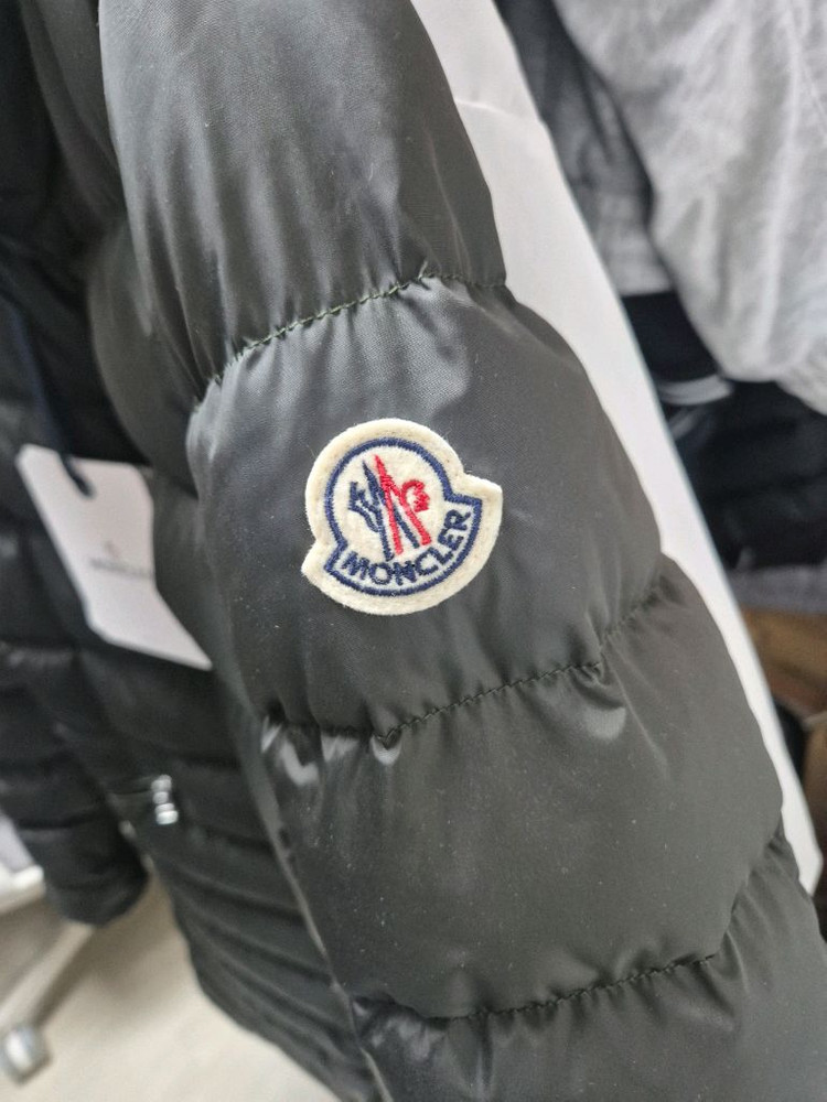 몽클레어 여성 패딩점퍼 leanf 새상품--2