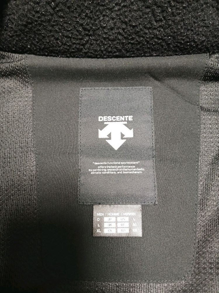 데상트 후리스 조끼 이미지