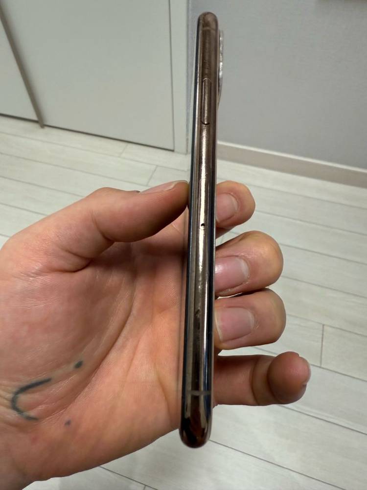 아이폰11프로 골드 256기가 배터리73--4