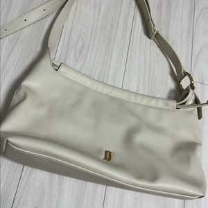 제이에스티나 가방