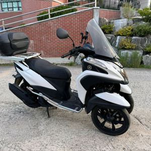 야마하 트리시티125 19년형 화이트컬러 판매합니다