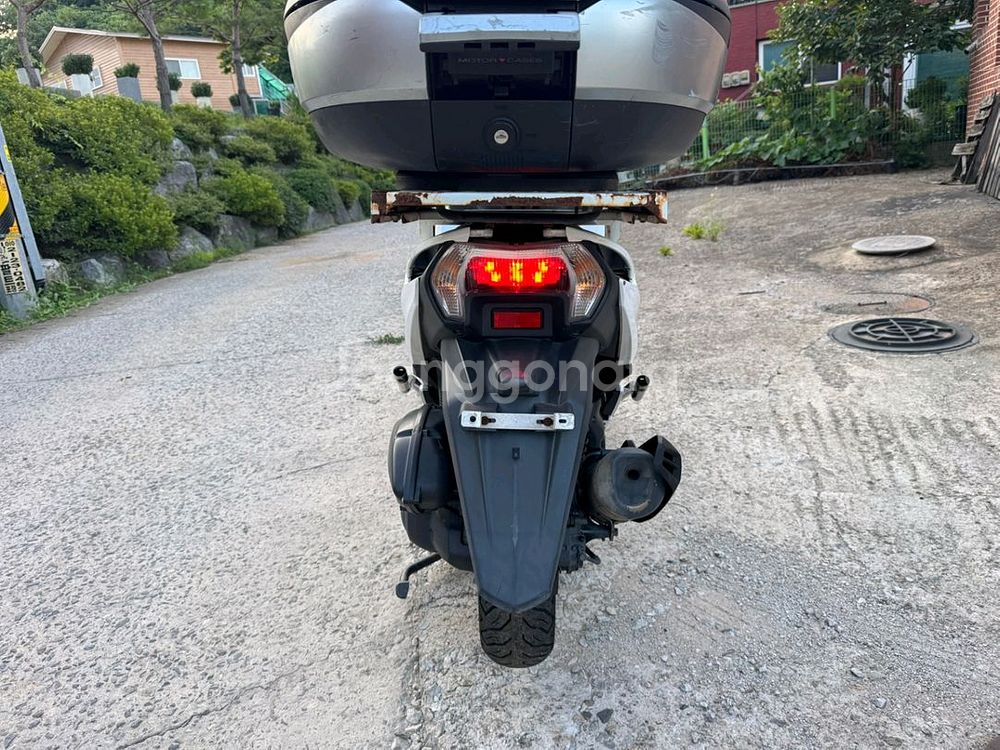 야마하 트리시티125 19년형 화이트컬러 판매합니다--7