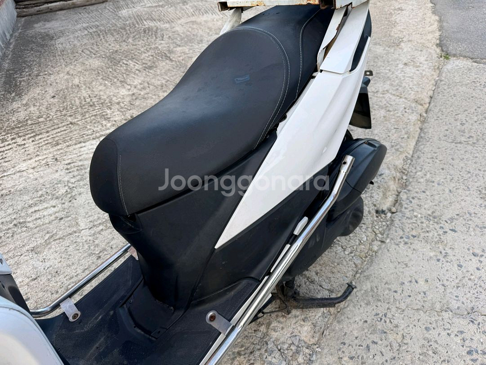 야마하 트리시티125 19년형 화이트컬러 판매합니다--8