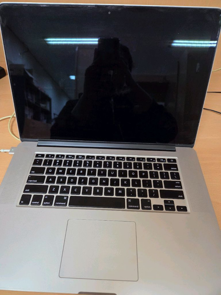 2015 맥북프로 15인치 16/512--2