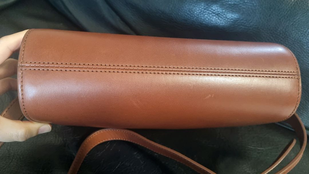 APC아페쎄 하프문 브라운 이미지